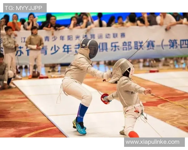 击剑青年组决赛精彩落幕选手们展现出卓越技艺与拼搏精神 击剑青年组决赛精彩落幕选手们展现出卓越技艺与拼搏精神