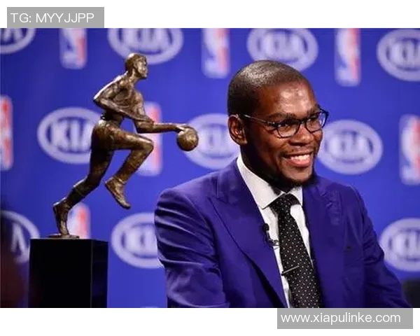 杜兰特再度入选全明星首发，夺得历史第二次MVP称号