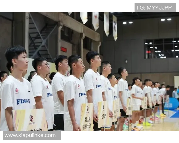 哈尔滨市民热情观看少年CBA城市赛